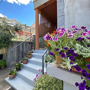 https://apartment-iva-zadar-23000.hotelinzadar.com